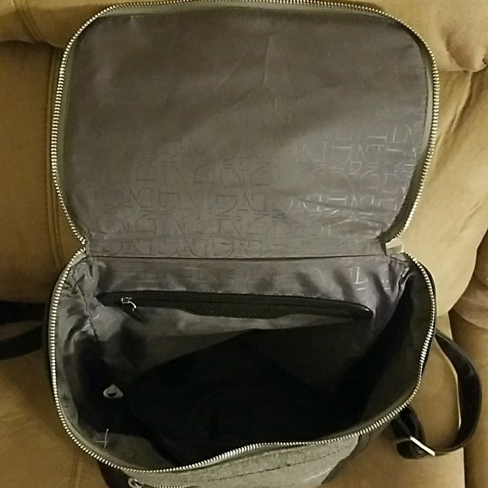 Backpack - Picture 3 of 3